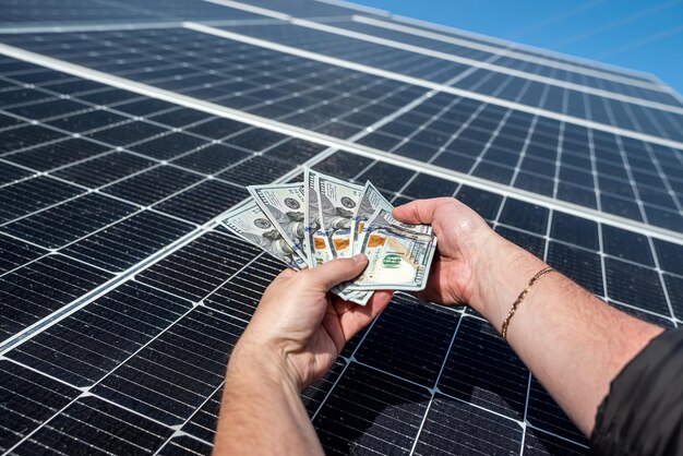 Invester i solcellepaneler
